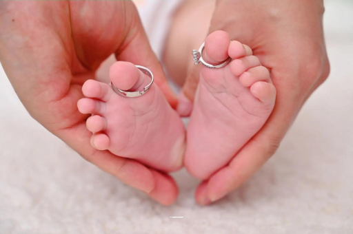 宜阳宝宝头发少缺什么